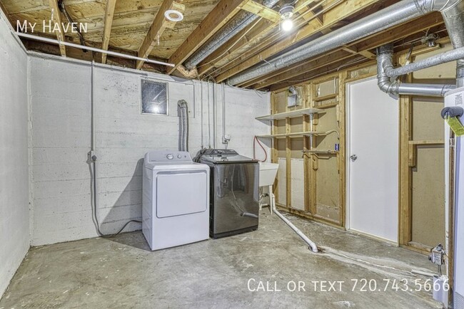 Building Photo - Renovated 3 bedroom close to the best of E...