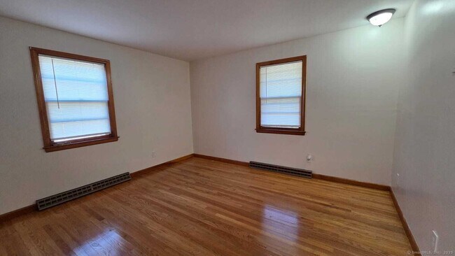 Building Photo - 127 Ursini Dr