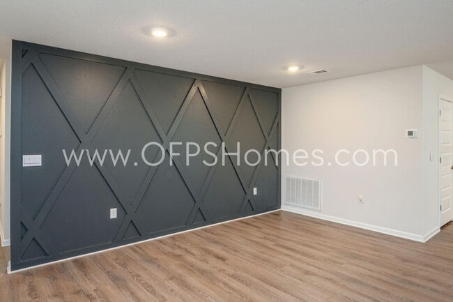 Building Photo - 6705 Sarah Ann Way