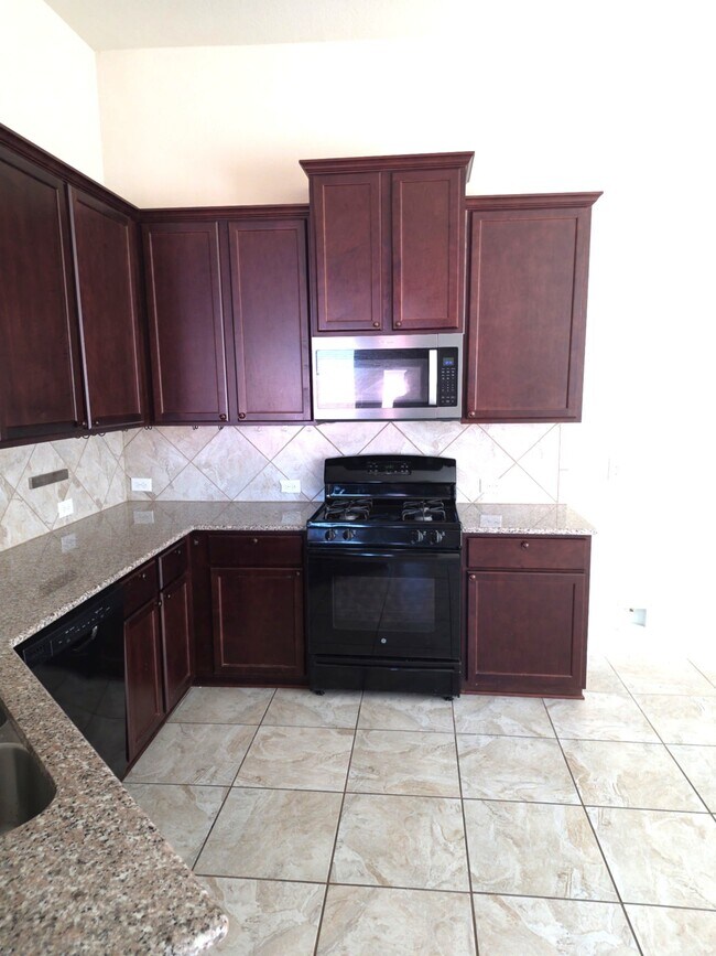 Building Photo - 15127 Calvano Dr