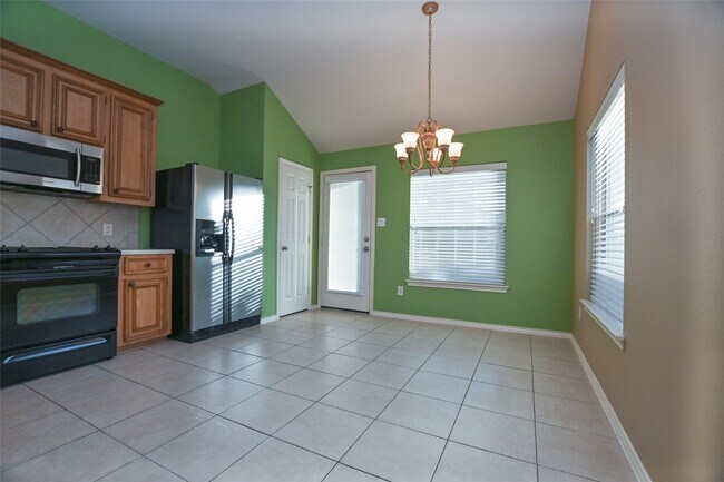 Building Photo - 2123 Castle Gardens Ln
