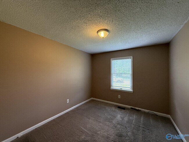 Building Photo - 1908 Catchings Dr NW