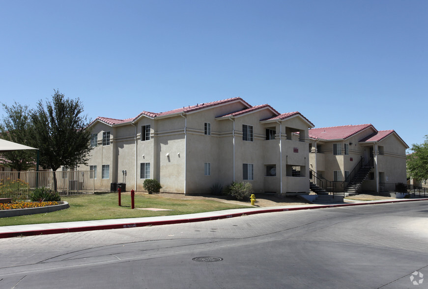 Building Photo - Cedar Springs