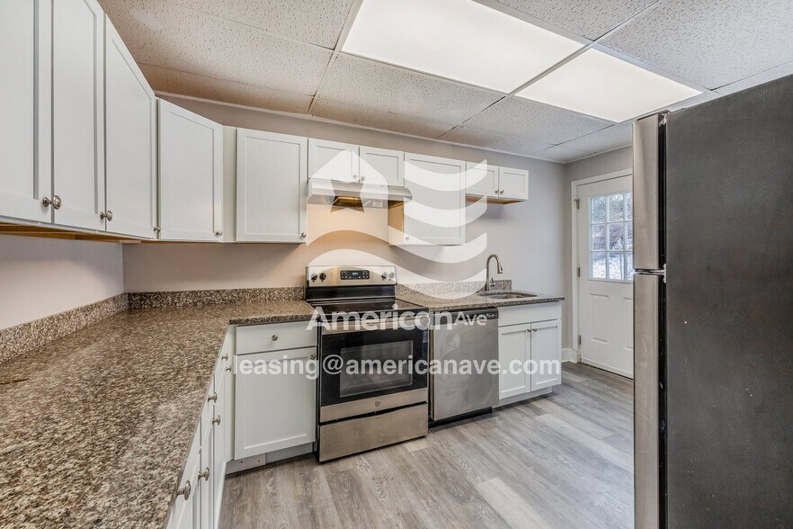 Building Photo - 835 Steuben St