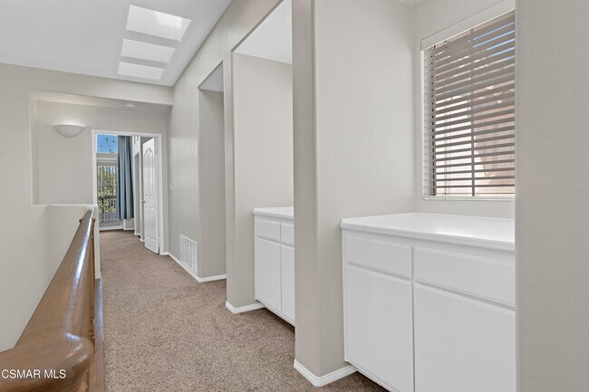 Building Photo - 1048 Mountain Oak Pl