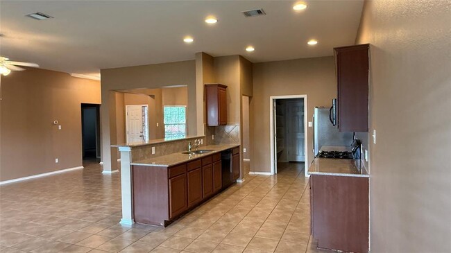 Building Photo - 354 Camelia Pkwy