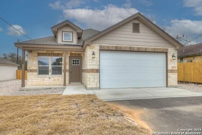 Building Photo - Charming 3BR House in Spring Branch