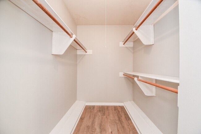 Building Photo - 7310 Ridge Oak Dr