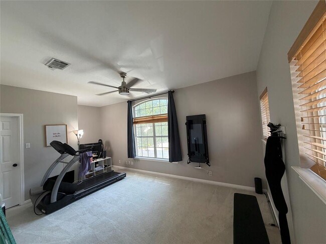 Building Photo - 2536 Crenshaw Dr