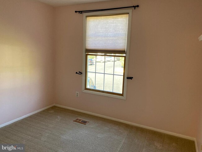 Building Photo - 1666 Barnstead Dr