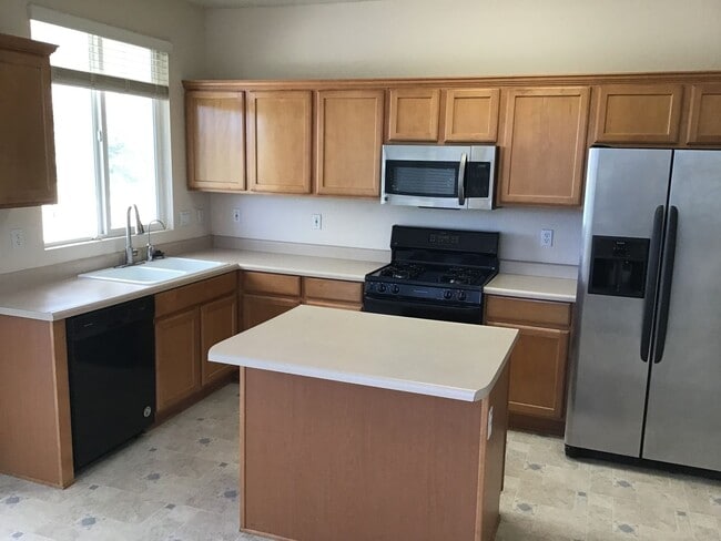 Building Photo - Lovely Home in a Gated community on the...
