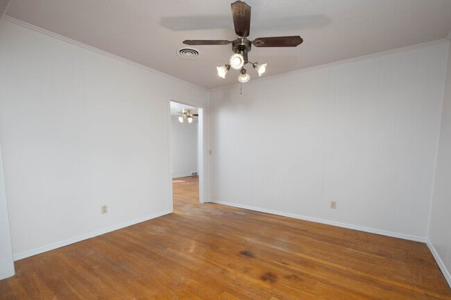 Building Photo - 2050 S Bowie St