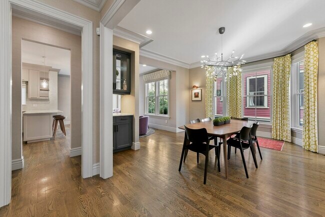Building Photo - 13 Greenough Ave