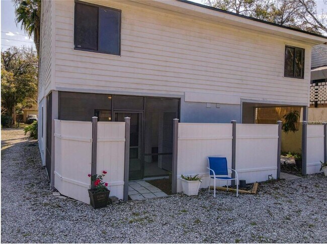 Building Photo - 5329 Blue Grass St