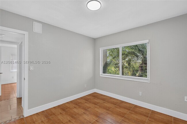Building Photo - 14013 SW 90th Ave