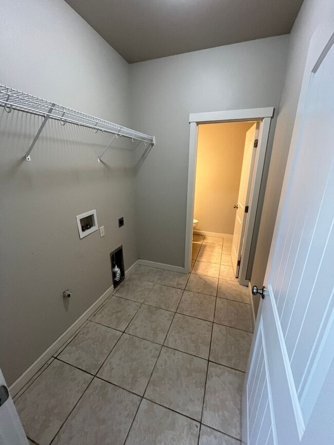 Building Photo - 63159 de Haviland St