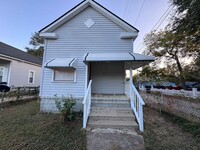 Building Photo - 913 S Railroad St