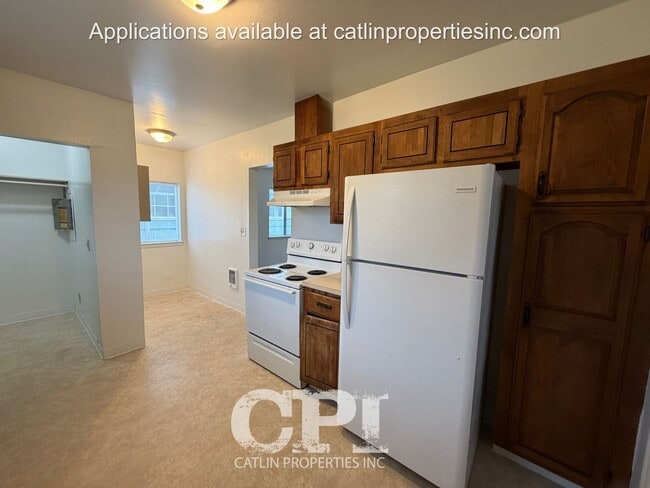 Building Photo - 321 21st Ave