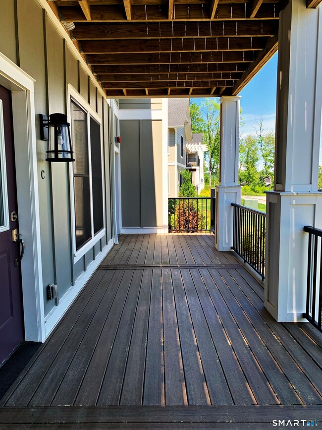 Building Photo - 502 Edgewater Cir