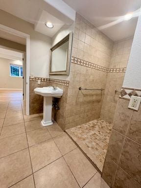 Building Photo - Newly Remodeled Beautiful and Spacious Shoreline Home