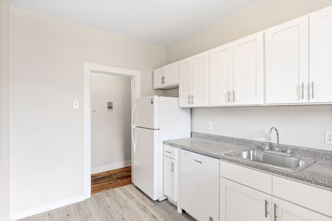 Building Photo - 33 Franklin Pl