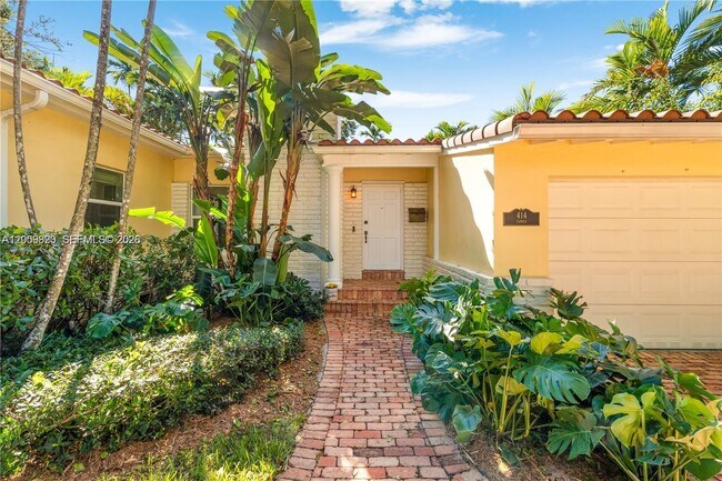 Building Photo - 414 Camilo Ave