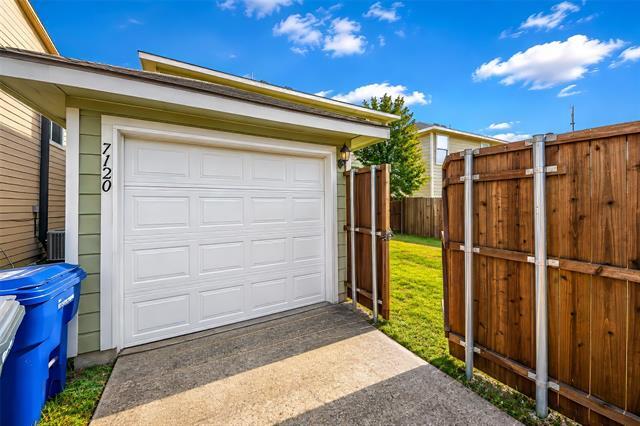 Building Photo - 7120 Planters Row Dr
