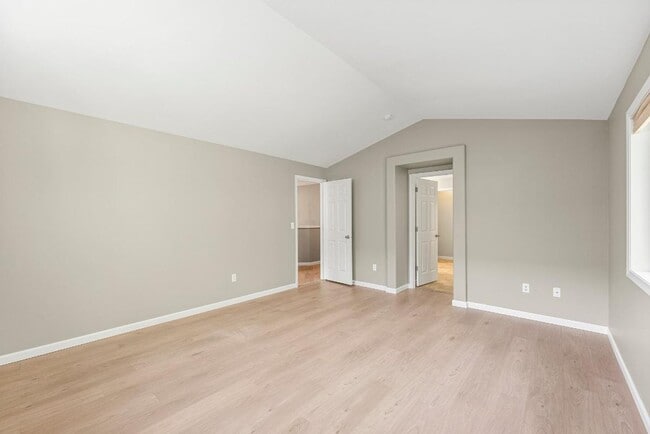 Building Photo - Spacious Sunrise Home for Rent in Puyallup...