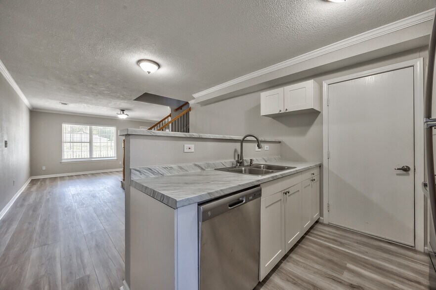 Building Photo - 1489 E 120th St