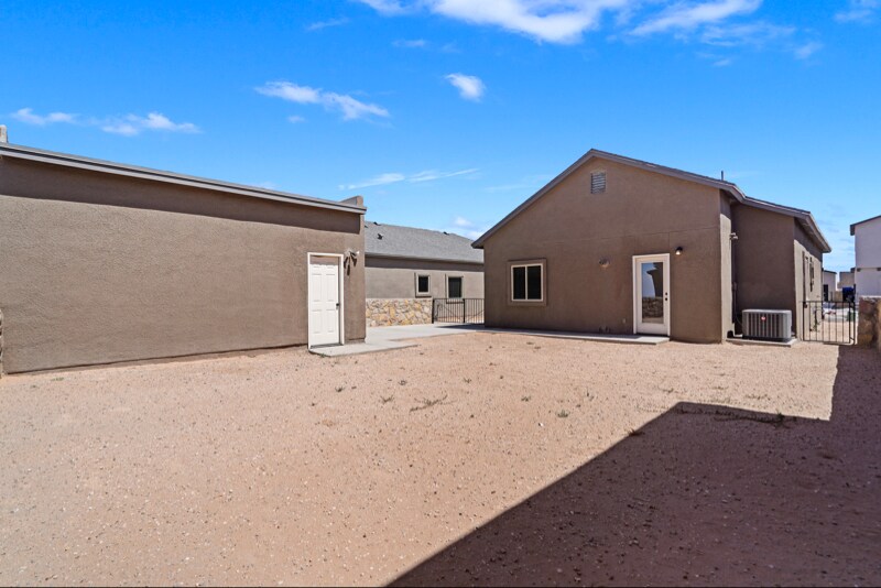 Building Photo - 14325 Bill Lazor Pkwy