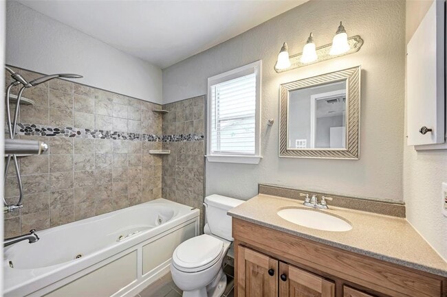 Building Photo - 2804 Sissinghurst Dr