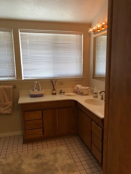 Private Bathroom with large vanity - 819 Rubis Dr