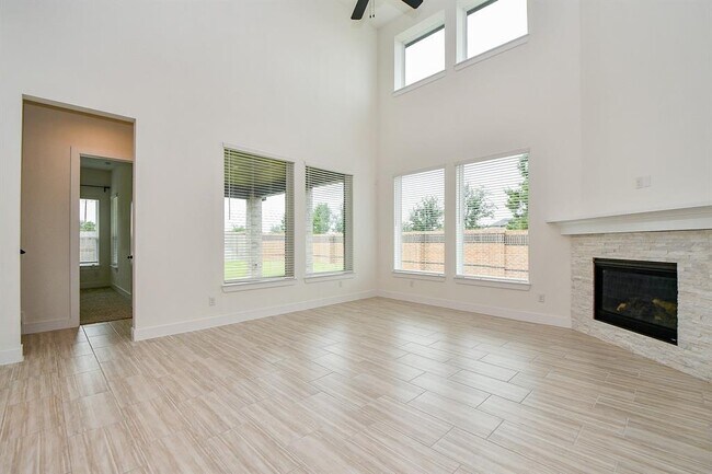 Building Photo - 7319 Bayberry Crescent Ln