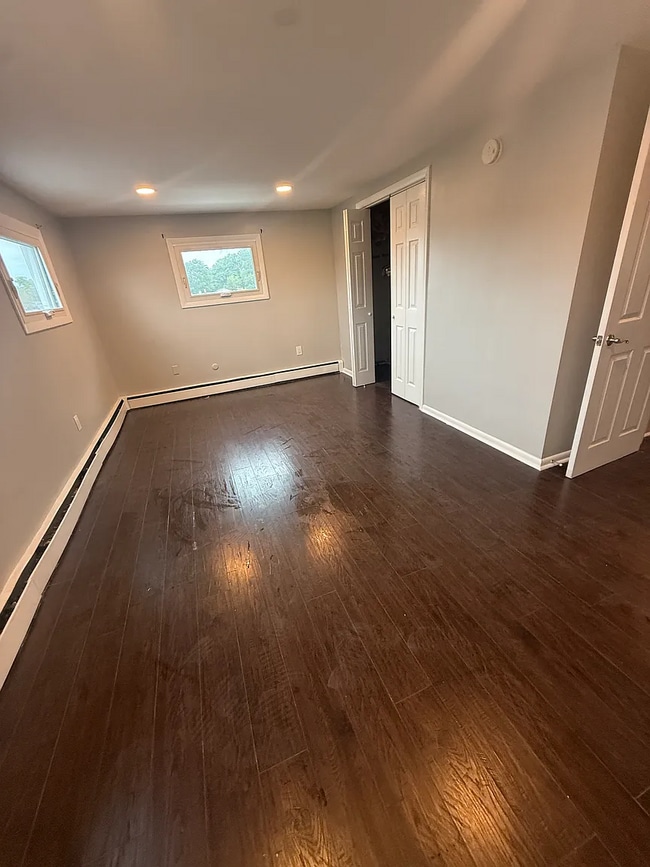 Building Photo - 1346 10th Ave