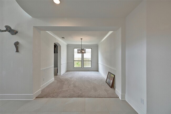 Building Photo - 6211 Shore Ridge Ct
