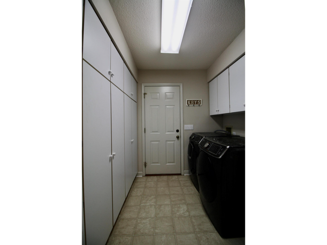 Building Photo - 163 Hunter Trail