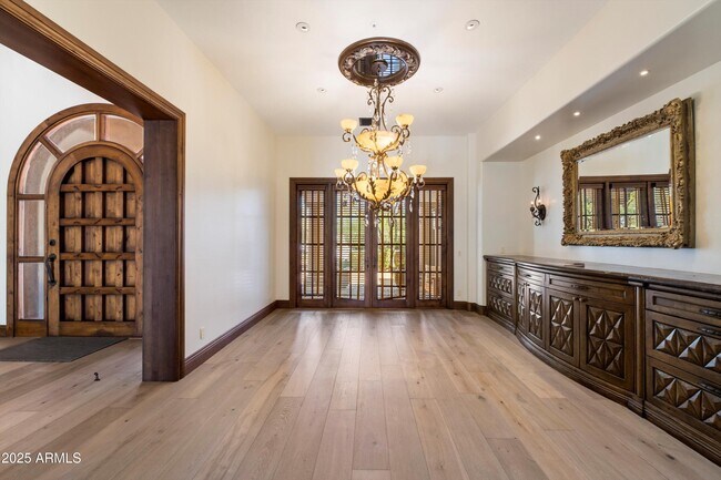 Building Photo - 8515 E Sutton Dr