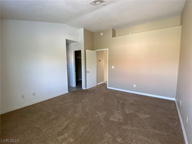 Building Photo - 1661 Cloister Ave