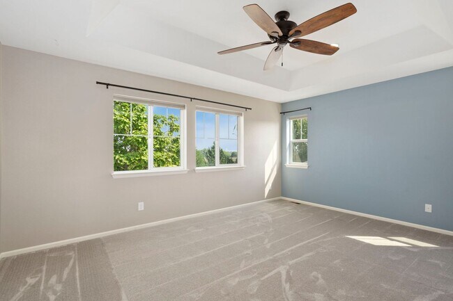 Building Photo - 4-Bed 3-Bed House