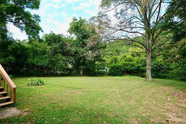 Building Photo - 4867 Flint Hill Rd SW