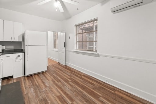 Building Photo - 104 W 3rd St