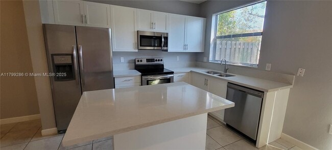 Building Photo - 388 NE 208th Terrace