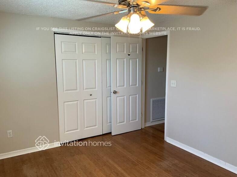 Building Photo - 637 Timber Bay Cir E