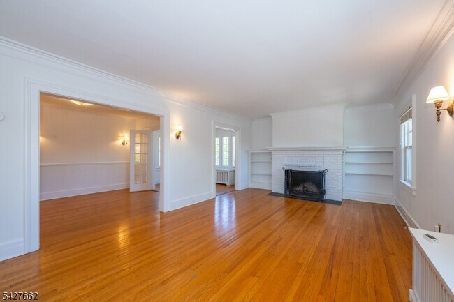 Building Photo - 200 Valley Rd