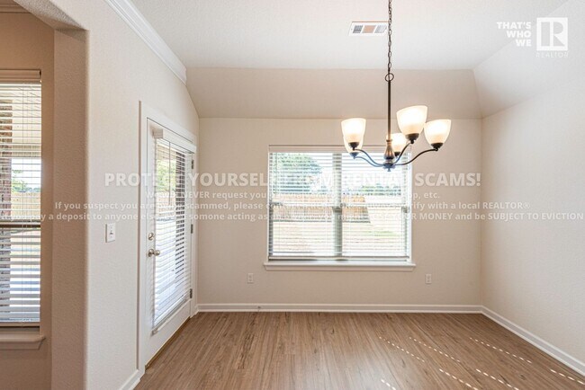 Building Photo - 729 Quartzite Ave