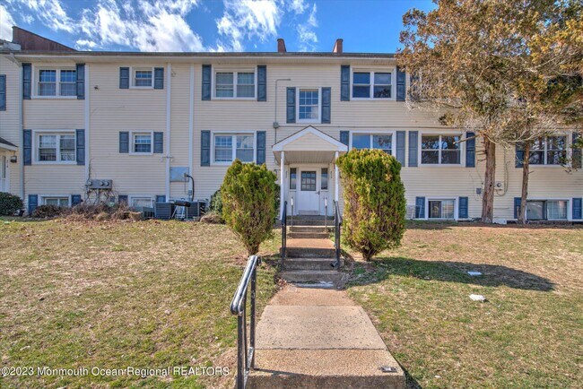 Primary Photo - 250B Sawmill Rd