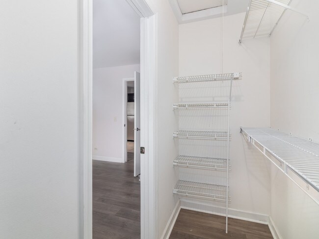 Building Photo - 1316 McDowell Rd