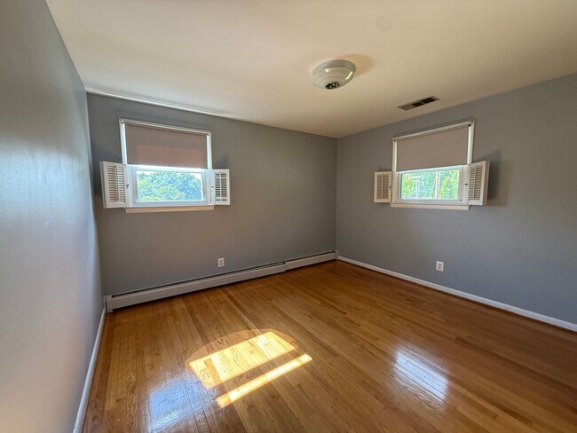 Building Photo - 4BR Single Family in Cockeysville | Granite Kitchen | Finished Lower Level | Central A/C | Great ...