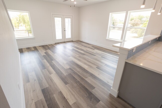 Building Photo - 3144 Wayside Ave