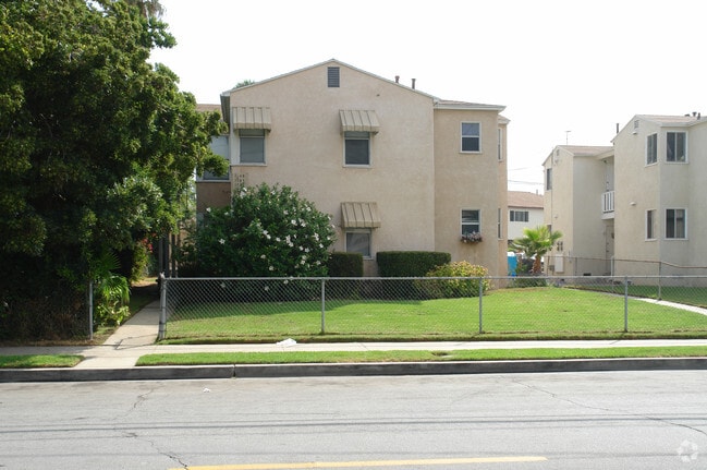 Building Photo - 1748-1754 Scott Rd